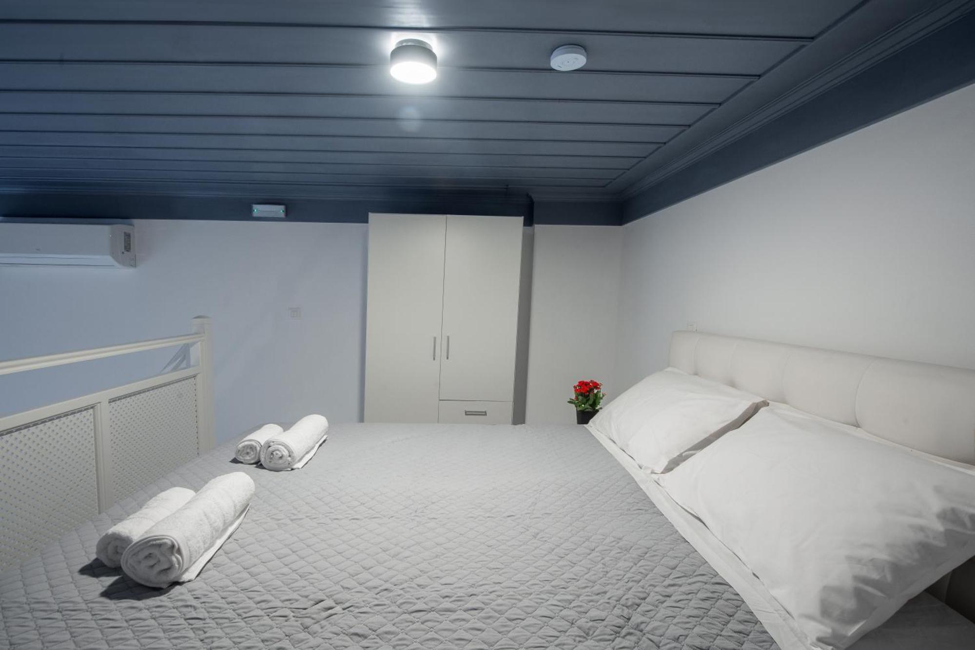 Porto Harani Seaside Apartments Сімі Екстер'єр фото